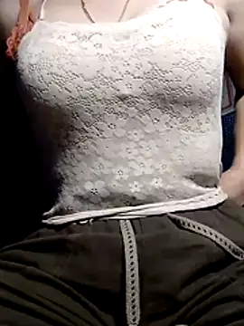 YiyinLy online show from 10, 2, 2026