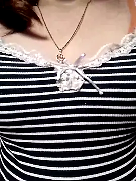 YiyinLy online show from 11, 2, 2026