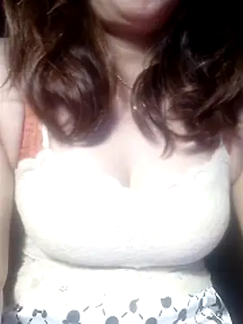 YiyinLy online show from 22, 2, 2026