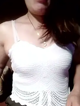 YiyinLy online show from 10, 4, 2026