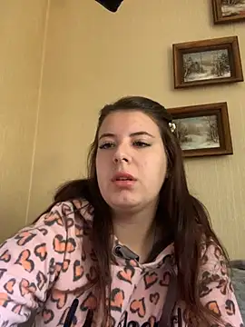 MiraCastellon online show from 5, 11, 2025