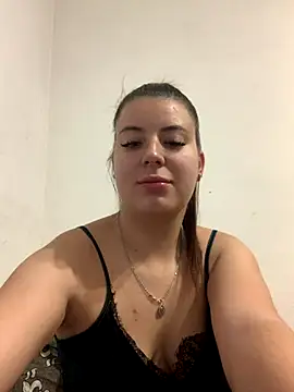 MiraCastellon online show from 4, 11, 2025