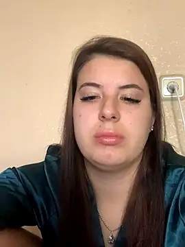 MiraCastellon online show from 10, 11, 2025