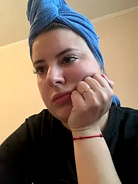 MiraCastellon online show from 18, 10, 2025