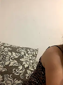 MiraCastellon online show from 13, 11, 2025