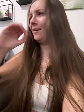 Amy  Leee  online show from 21, 12, 2025