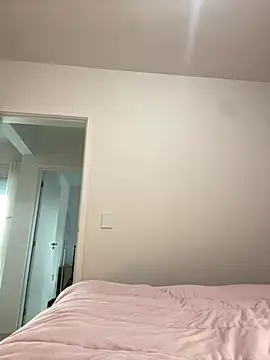 Baby Mia pires online show from 18, 11, 2025