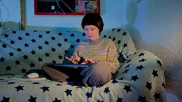 ReincarnatedAngel online show from 19, 10, 2025