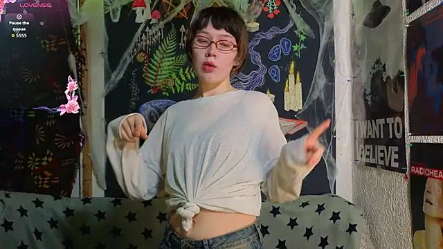 ReincarnatedAngel online show from 14, 11, 2025