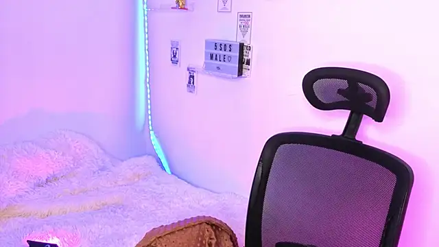 Emily Lindey online show from 19, 2, 2026