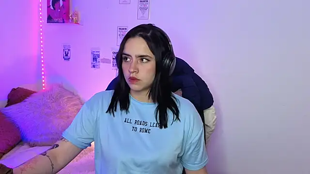 Emily Lindey online show from 10, 4, 2026