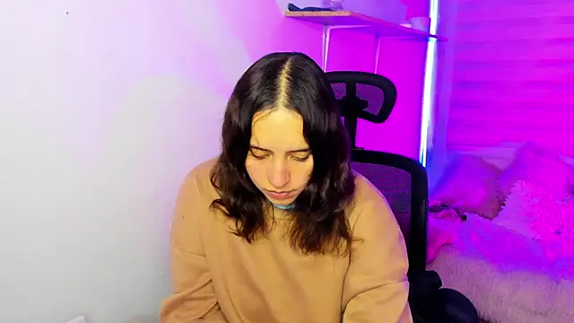 Emily Lindey online show from 20, 11, 2025