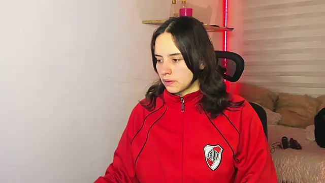 Emily Lindey online show from 11, 11, 2025