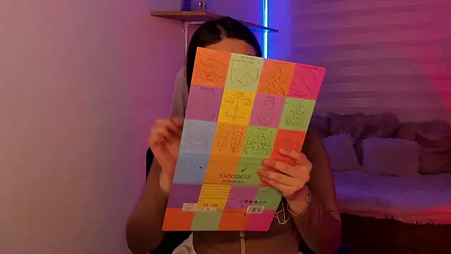 Emily Lindey online show from 24, 10, 2025