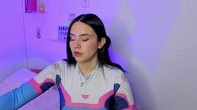 Emily Lindey online show from 17, 3, 2026