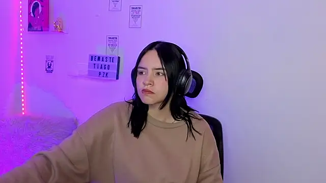 Emily Lindey online show from 21, 3, 2026