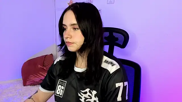 Emily Lindey online show from 14, 2, 2026