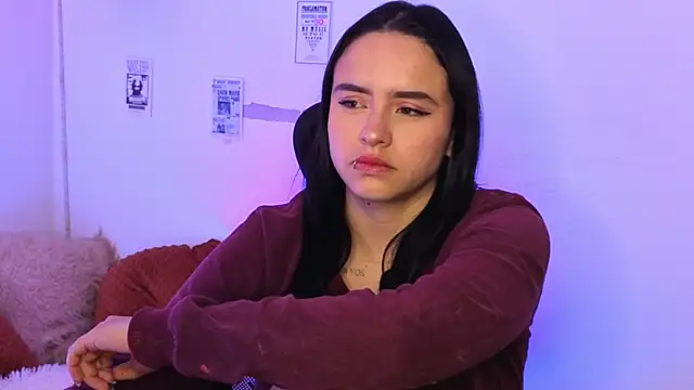 Emily Lindey online show from 15, 4, 2026