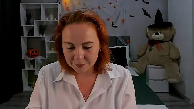 Snapshot of NataliKaminski chatting on 27, 10, 2025 NataliKaminski online show from 27, 10, 2025