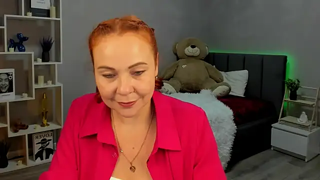 Snapshot of NataliKaminski chatting on 13, 11, 2025 NataliKaminski online show from 13, 11, 2025