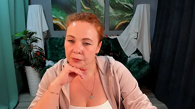 Snapshot of NataliKaminski chatting on 3, 11, 2025 NataliKaminski online show from 3, 11, 2025