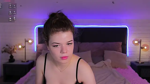 Hot  Tiny online show from 21, 10, 2025