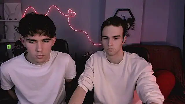 Snapshot of astren_villo chatting on 2, 2, 2026 astren villo online show from 2, 2, 2026