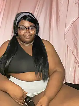 Snapshot of TheChubbySiren chatting on 10, 5, 2026 TheChubbySiren online show from 10, 5, 2026