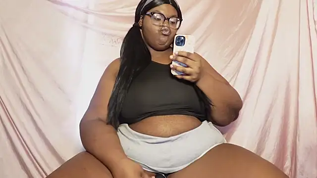 Snapshot of TheChubbySiren chatting on 11, 5, 2026 TheChubbySiren online show from 11, 5, 2026