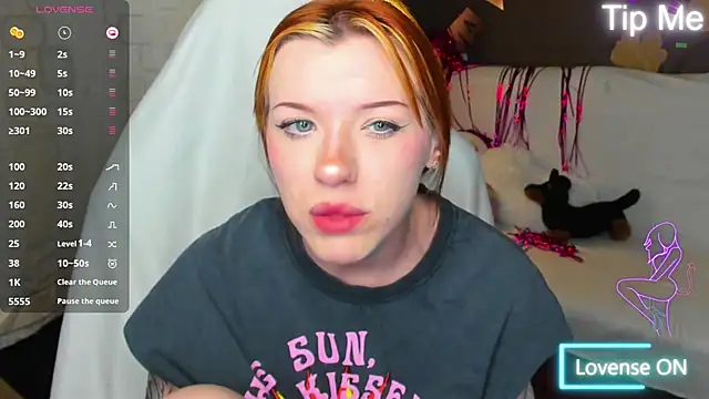 Snapshot of MeganNewCat chatting on 26, 6, 2026 MeganNewCat online show from 26, 6, 2026