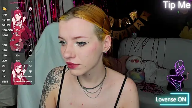 Snapshot of MeganNewCat chatting on 14, 6, 2026 MeganNewCat online show from 14, 6, 2026