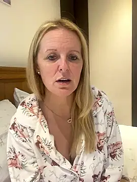 madamlillyrose online show from 24, 10, 2025