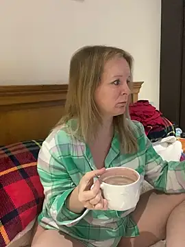 madamlillyrose online show from 6, 1, 2026