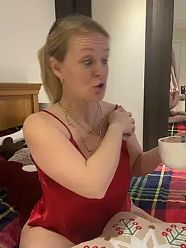 madamlillyrose online show from 16, 12, 2025