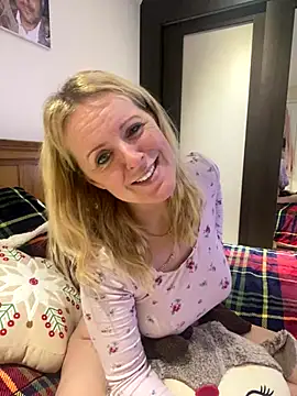 madamlillyrose online show from 18, 12, 2025