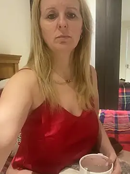 madamlillyrose online show from 3, 12, 2025