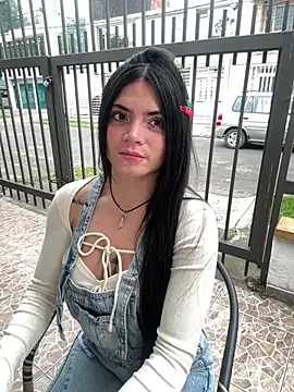 PamelaJonsom  online show from 14, 4, 2026