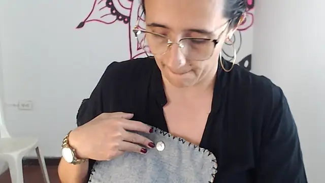 Lucyy Naugthy online show from 4, 3, 2026