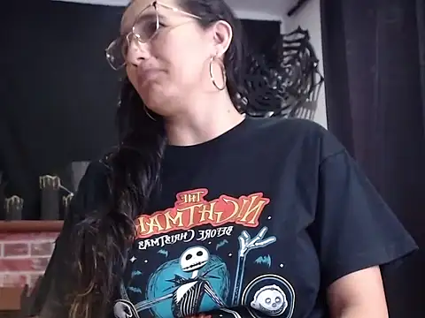 Lucyy Naugthy online show from 28, 10, 2025