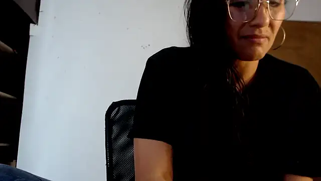 Lucyy Naugthy online show from 21, 12, 2025