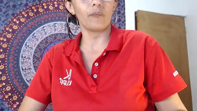 Lucyy Naugthy online show from 6, 2, 2026