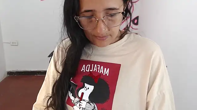 Lucyy Naugthy online show from 9, 4, 2026