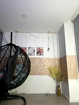 Nahomy cute1 online show from 27, 11, 2025