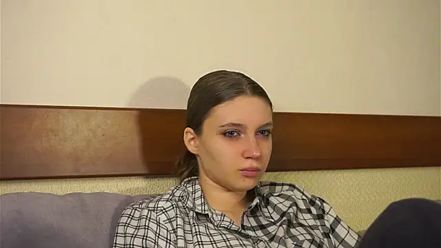 RoslynArcuo online show from 2, 11, 2025