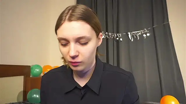 RoslynArcuo online show from 22, 11, 2025