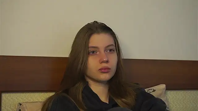 RoslynArcuo online show from 30, 11, 2025