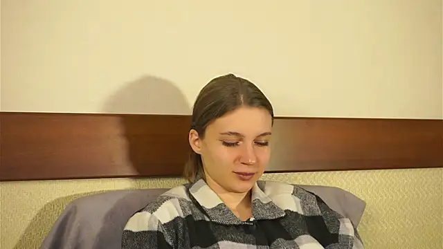 RoslynArcuo online show from 31, 10, 2025