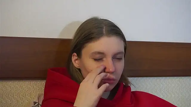 RoslynArcuo online show from 23, 11, 2025