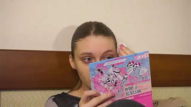 RoslynArcuo online show from 24, 11, 2025