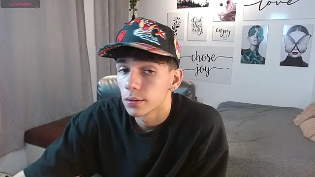 AmethystShadow17 online show from 7, 11, 2025